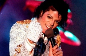Woman sets $1 billion lawsuit against Michael Jackson's