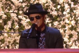 Bruno Mars performs When I Was Your Man on Ellen