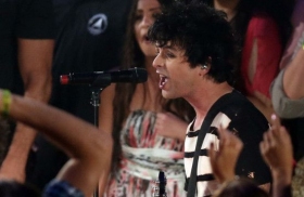 Alicia Keys and Green Day's performances for the 2012 MTV VMAs